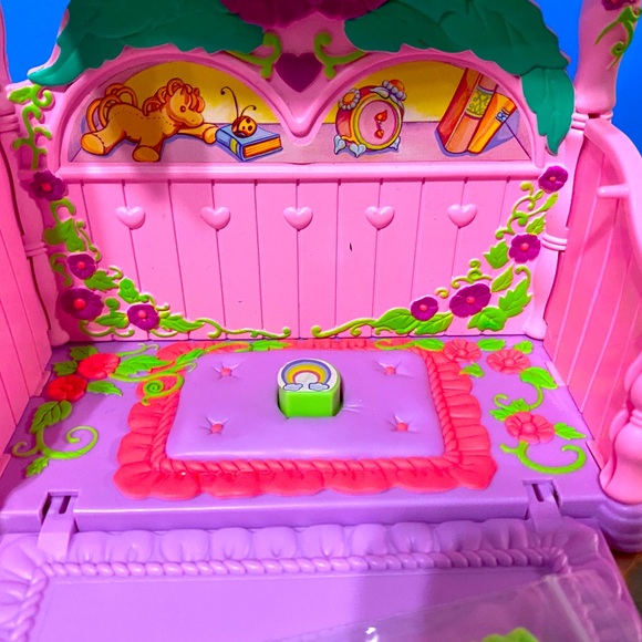 MY LITTLE PONY G2 VINTAGE 1997 CANOPY BED WITH LIGHT HEART PONY MAGIC PLAYSET - Picture 7 of 16